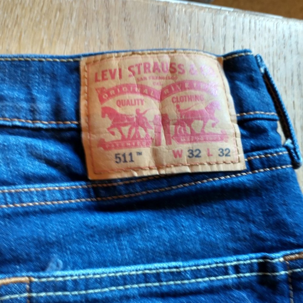 Levi's  511 32x32 dark wash